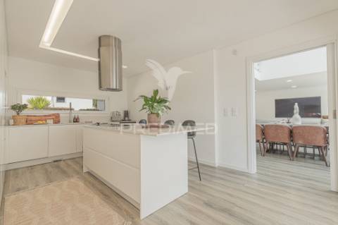 Moradia 4 suites, aroeira