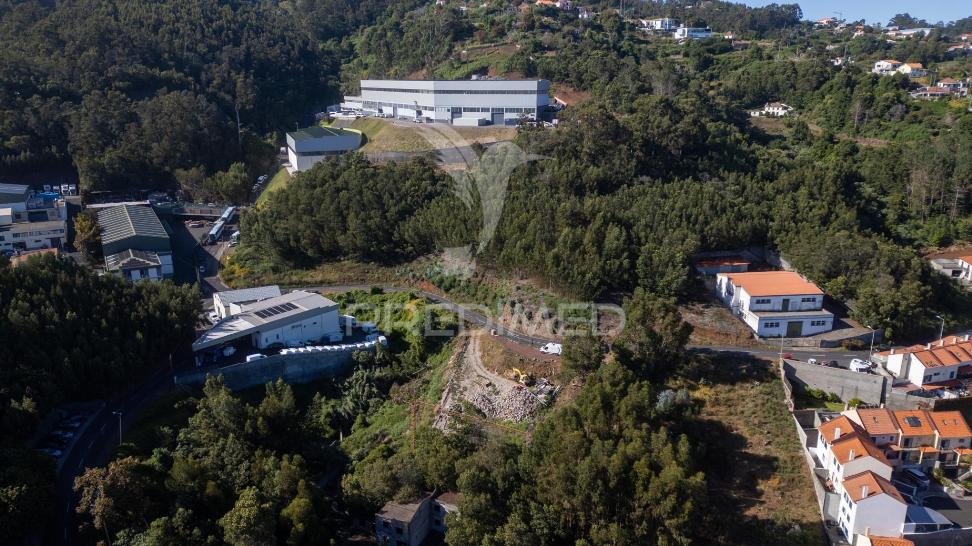 Terreno com 2020 m² freguesia do caniço concelho de santa cruz.