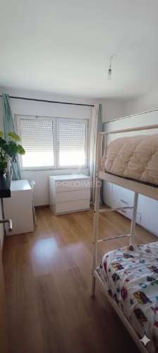 Excelente apartamento t4 com vista panorâmica e acessos premium – santo antónio da charneca, barreiro