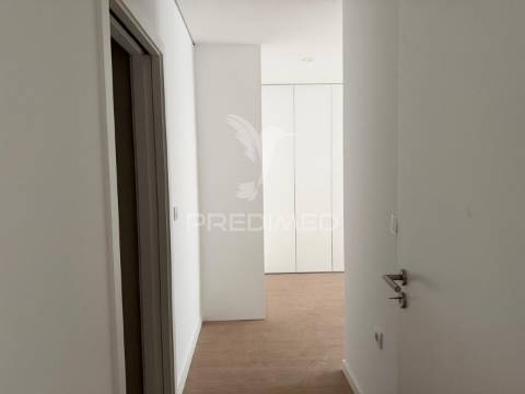 Apartamento t2 duplex novo com amplo terraço na cobertura | esgueira, aveiro