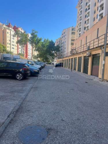 Armazém no coração de massamá