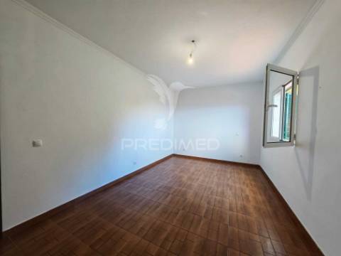 Andar de moradia t2 + sótão | caniçal