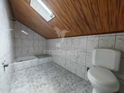 Andar de moradia t2 + sótão | caniçal