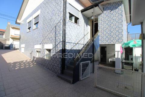 Moradia t4 com potencial bi-familiar em ermesinde