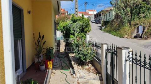 Freiria. torres vedras – moradia t3+2 remodelada com vista desafogada