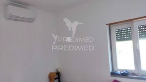 Freiria. torres vedras – moradia t3+2 remodelada com vista desafogada