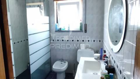 Freiria. torres vedras – moradia t3+2 remodelada com vista desafogada