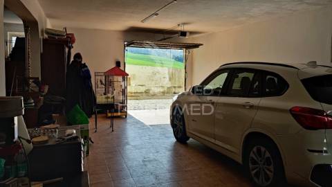 Freiria. torres vedras – moradia t3+2 remodelada com vista desafogada