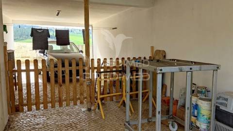 Freiria. torres vedras – moradia t3+2 remodelada com vista desafogada