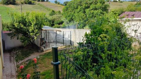 Freiria. torres vedras – moradia t3+2 remodelada com vista desafogada