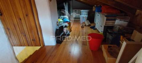 Moradia t3+1 em azueira (mafra)