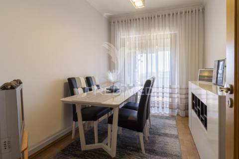Apartamento t3 c/ varanda
