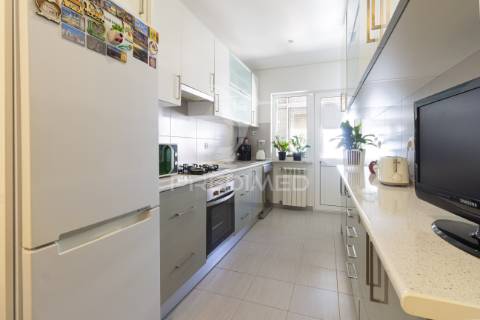 Apartamento t3 c/ varanda