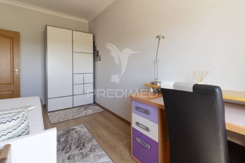 Apartamento t3 c/ varanda