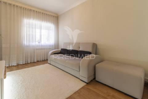 Apartamento t3 c/ varanda
