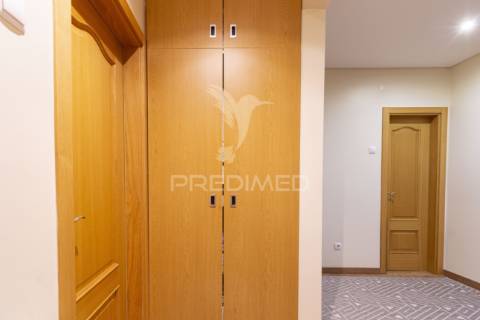Apartamento t3 c/ varanda