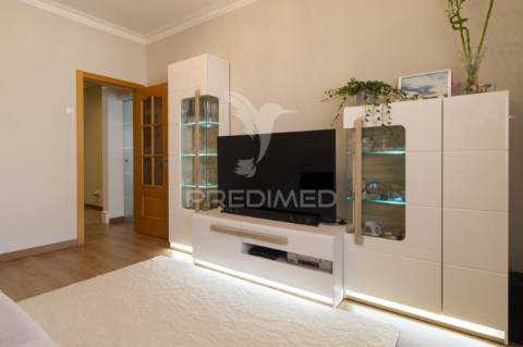 Apartamento t3 c/ varanda
