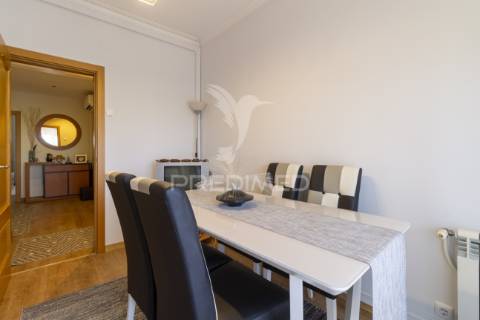 Apartamento t3 c/ varanda