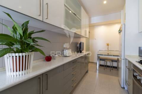 Apartamento t3 c/ varanda