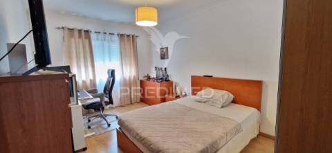 Apartamento t2 + 1 com garagem, rua da gandra em ermesinde