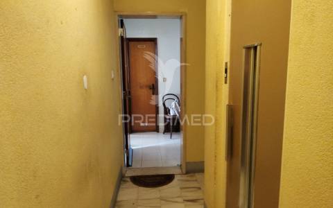 Excelente apartamento t4 em queluz - espaço, conforto e localização central