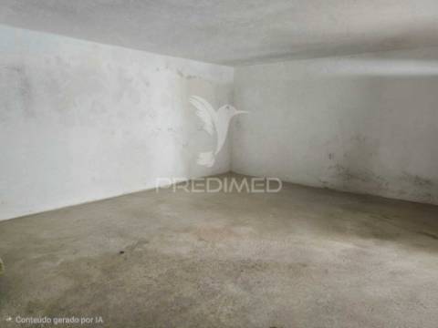 Apartamento único em beja com enorme potencial, áreas excecionais e cave privativa de grandes dimensões.