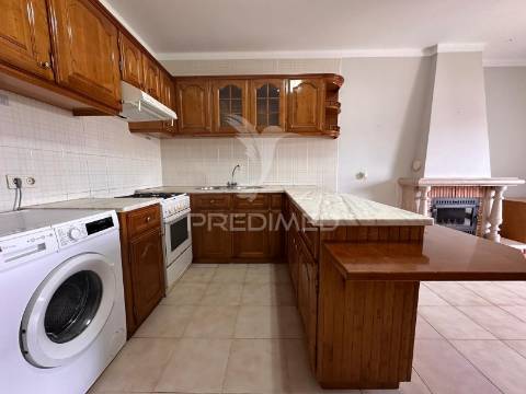 Apartamento t2 para arrendamento – avenida beato nuno, fátima