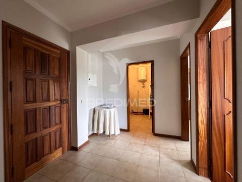 Apartamento t2 para arrendamento – avenida beato nuno, fátima