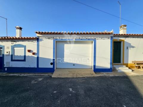 Terreno urbano com garagem. excelente oportunidade de investimento.