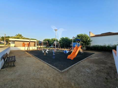 Terreno urbano com garagem. excelente oportunidade de investimento.