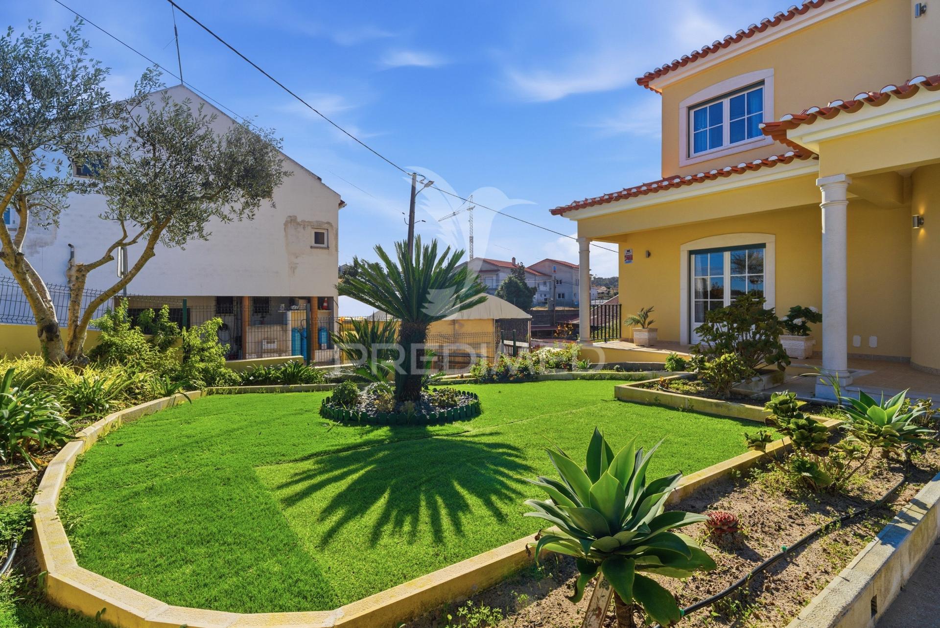 Moradia t5 como nova com piscina, jardim e garagem de 170 m² — lourinhã