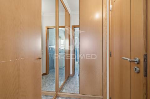 Moradia t5 como nova com piscina, jardim e garagem de 170 m² — lourinhã