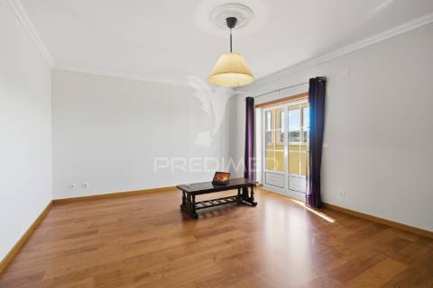 Moradia t5 como nova com piscina, jardim e garagem de 170 m² — lourinhã