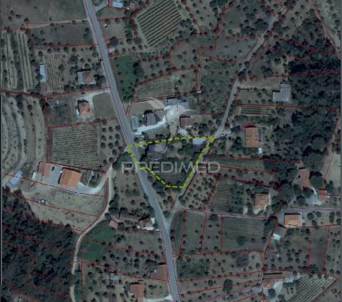 Moradia t6 com 2.080 m² de terreno em celão - tomar
