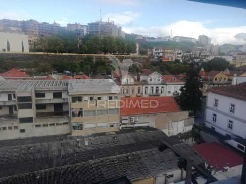 Apartamento t3 com vista deslumbrante para o rio douro