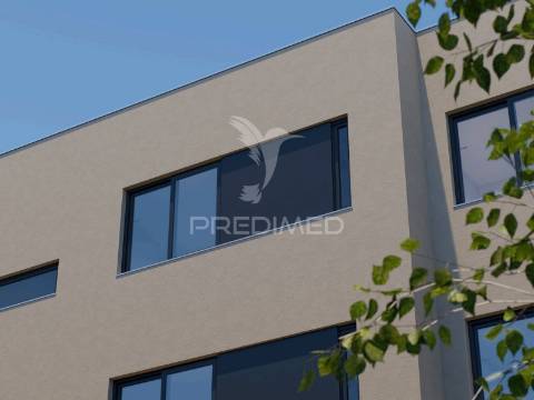 Vende-se t2 v.n .gaia madalena com piscina