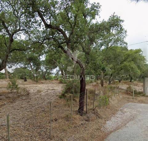 Terreno 1.400 m² com projeto aprovado para 2 moradias t2 | setúbal
