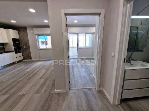 Apartamento à venda em avenida santos mattos 10, centro da amadora