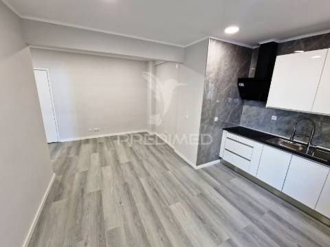 Apartamento à venda em avenida santos mattos 10, centro da amadora