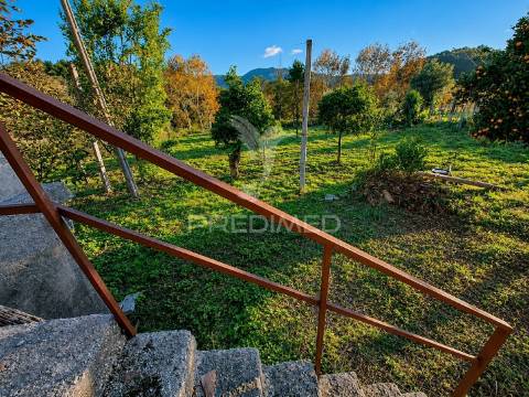 Moradia em pedra p/ restauro em valdreu, vila verde