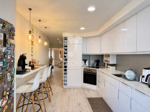 Apartamento t3 renovado com churrasqueira | fátima