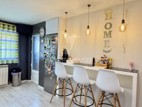 Apartamento t3 renovado com churrasqueira | fátima