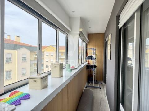 Apartamento t3 renovado com churrasqueira | fátima