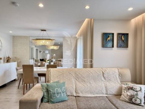Apartamento t3 renovado com churrasqueira | fátima