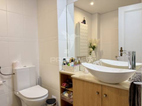 Apartamento t3 renovado com churrasqueira | fátima