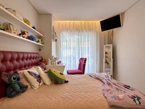 Apartamento t3 renovado com churrasqueira | fátima