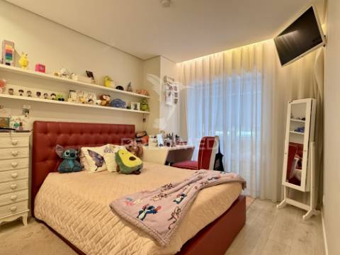 Apartamento t3 renovado com churrasqueira | fátima
