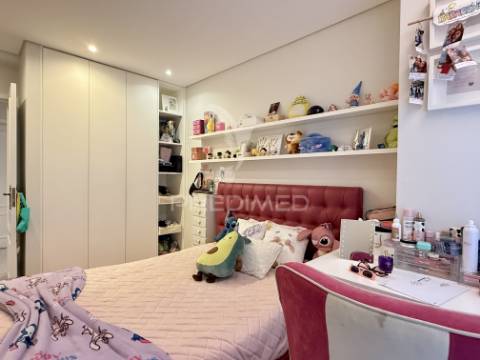 Apartamento t3 renovado com churrasqueira | fátima