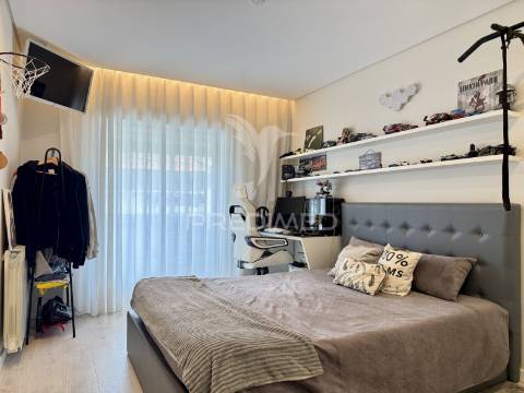 Apartamento t3 renovado com churrasqueira | fátima