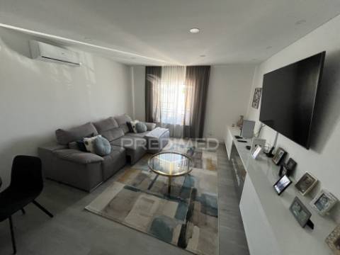 Apartamento t4 em samora corrreia